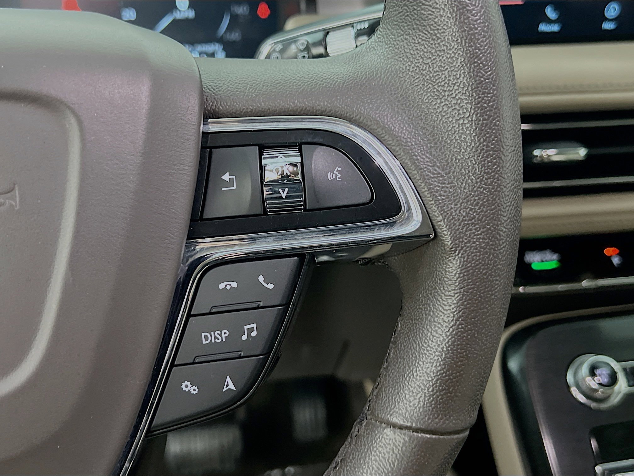 Used 2022 Lincoln Nautilus FWD w/ Premium Package image 20