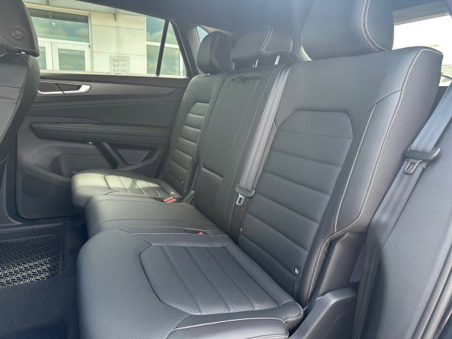 New 2025 Volkswagen Atlas Cross Sport SEL image 21