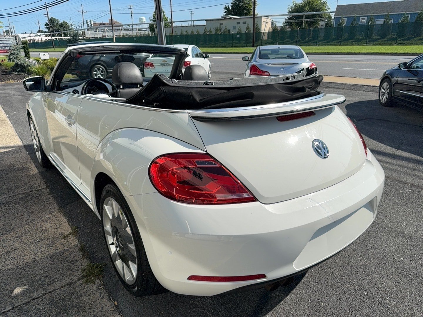 Used 2013 Volkswagen Beetle 2.5 FWD image 4