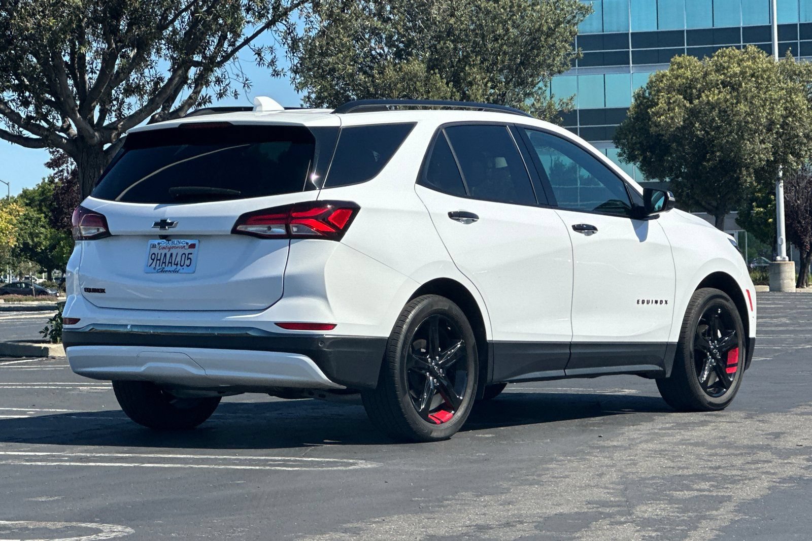 Used 2023 Chevrolet Equinox Premier FWD image 4