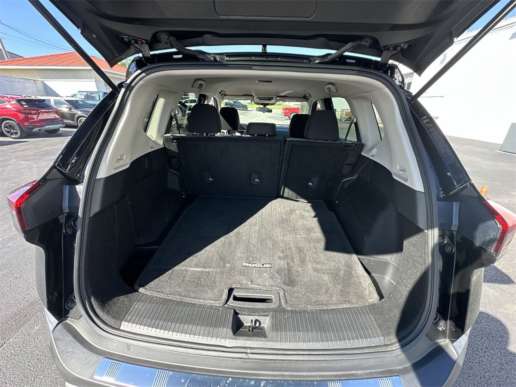 Used 2023 Nissan Rogue SV image 21