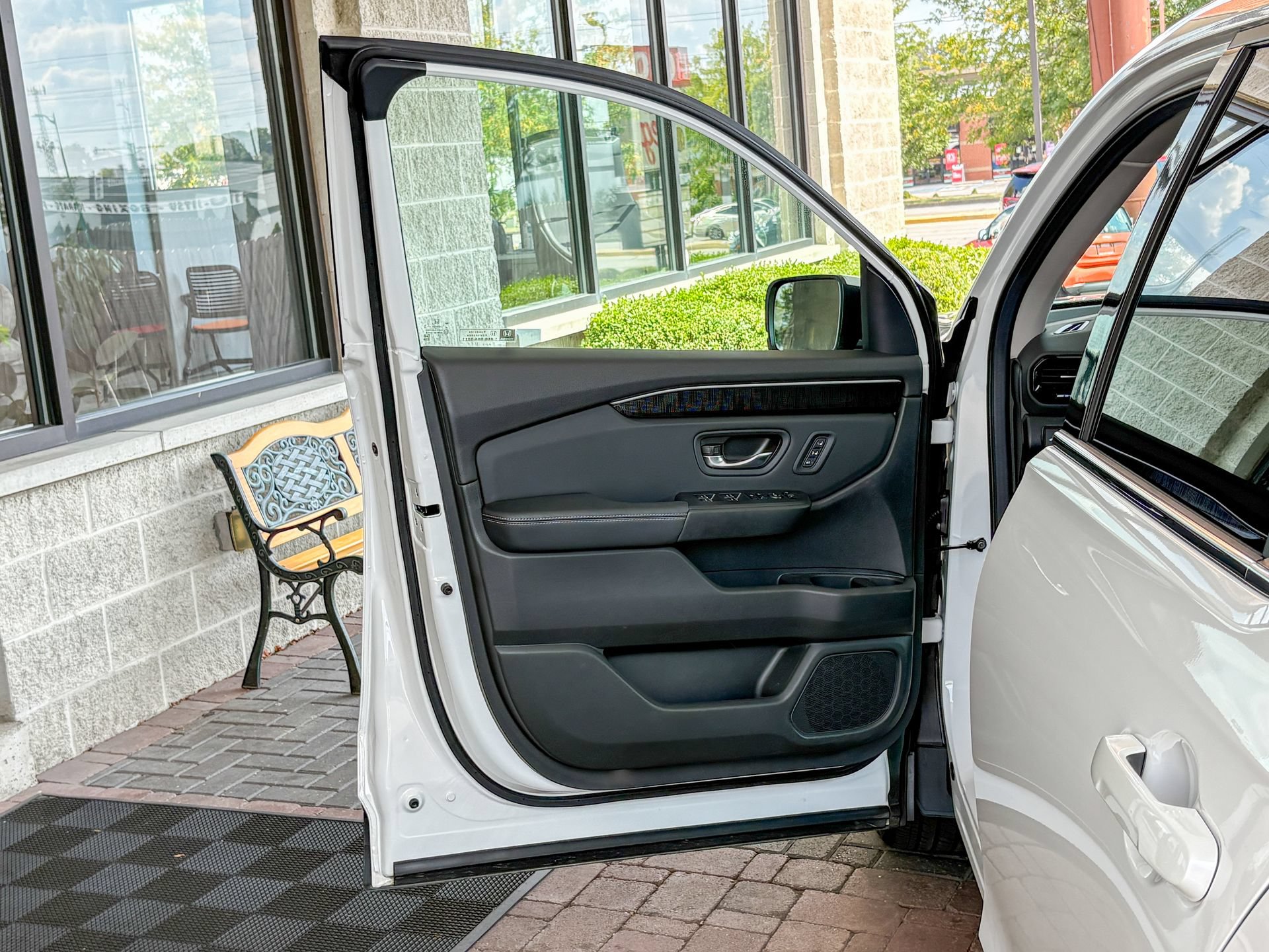Used 2025 Honda Pilot Elite image 15