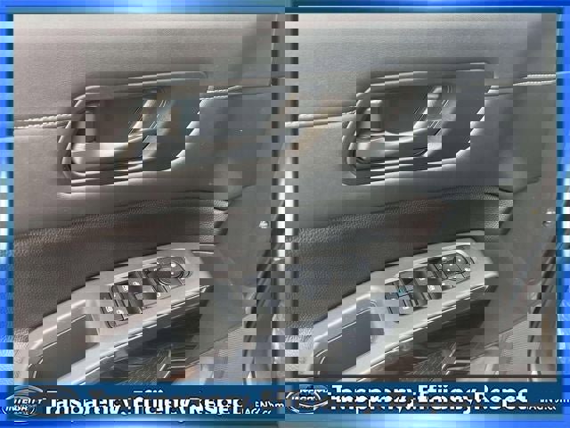 Certified 2024 Nissan Pathfinder SV w/ Black Appearance Package image 17