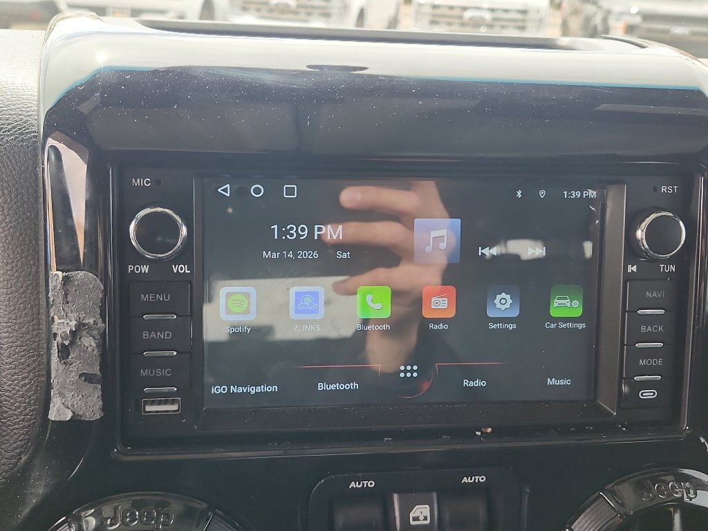 Used 2017 Jeep Wrangler Unlimited Sahara image 22