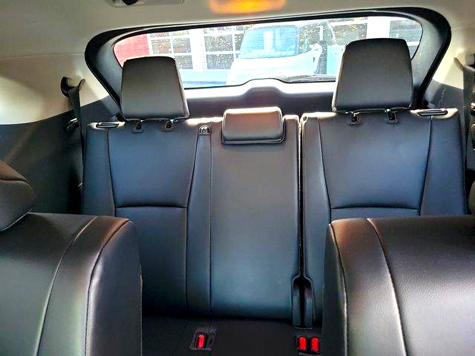 Used 2023 Toyota Highlander XLE FWD image 16