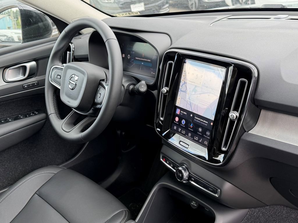 New 2026 Volvo XC40 B5 Core w/ Climate Package AWD/4WD image 7