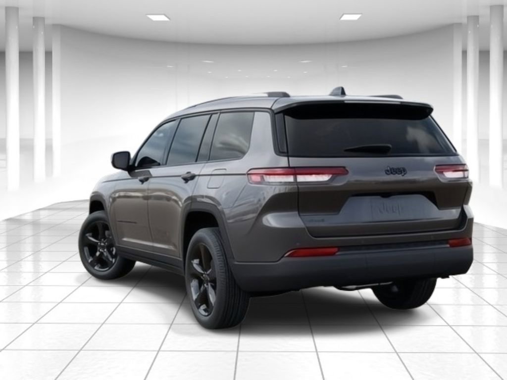 New 2025 Jeep Grand Cherokee L Altitude image 3