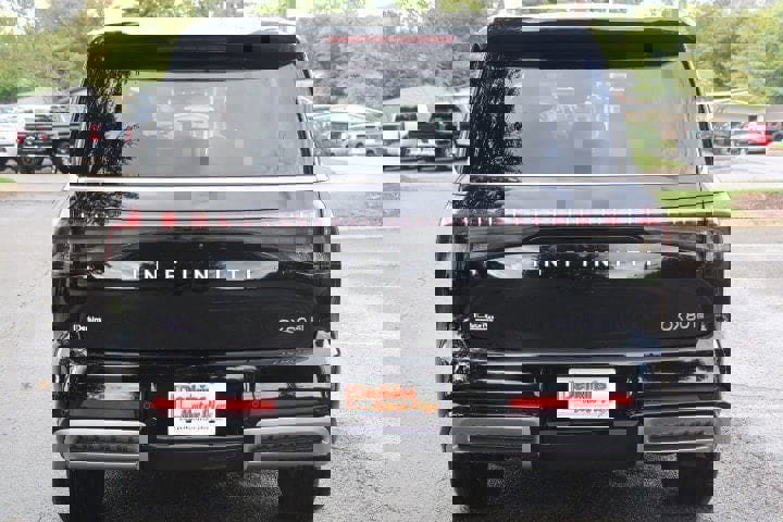 Used 2025 INFINITI QX80 Pure w/ Cargo Package image 8