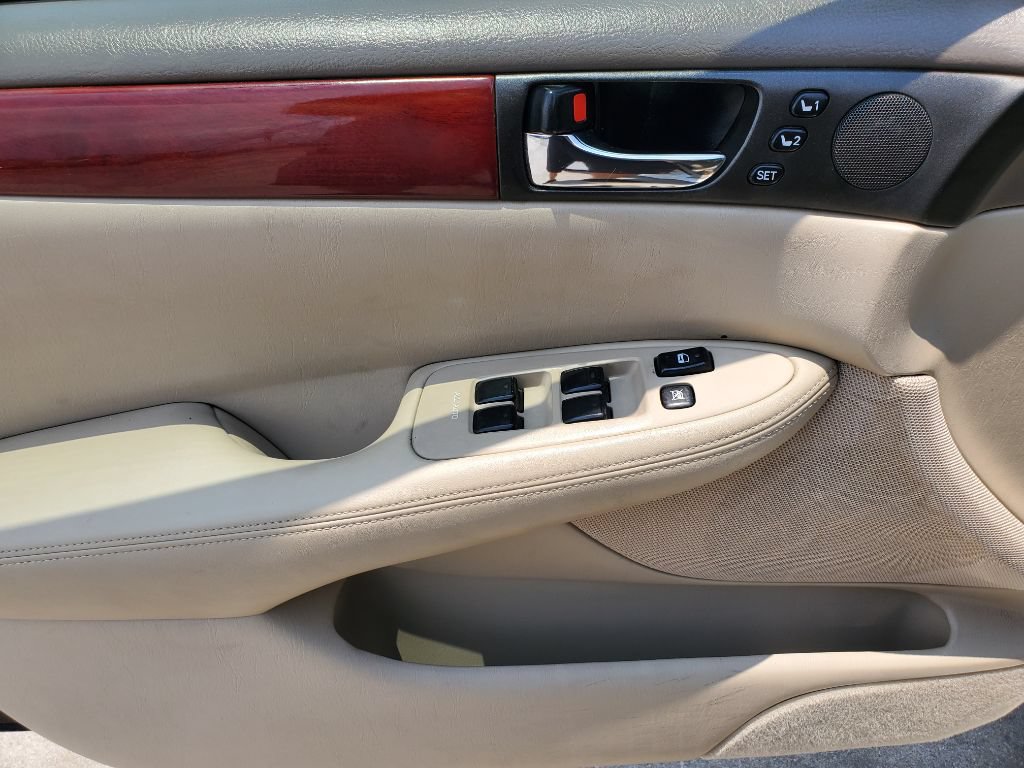 Used 2002 Lexus ES 330 FWD image 14