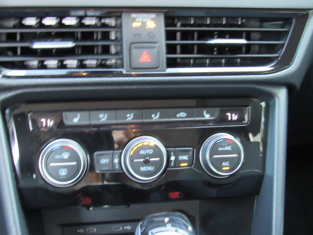 Used 2024 Volkswagen Taos SE FWD image 22
