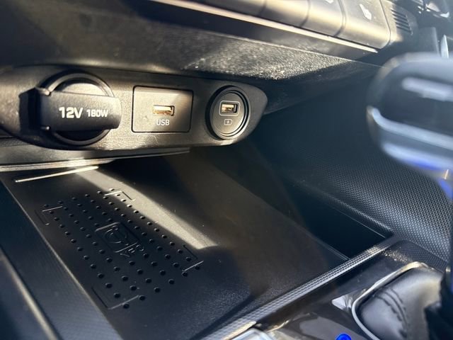 Used 2021 Hyundai Elantra SEL w/ Convenience + Premium Package image 18