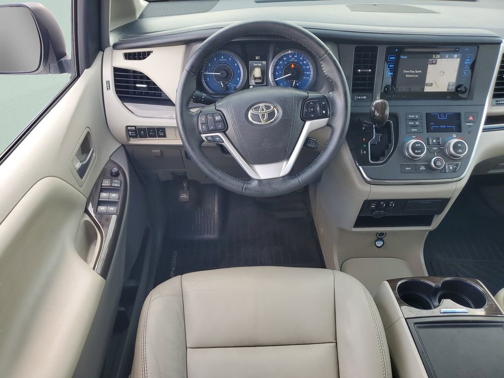 Used 2017 Toyota Sienna XLE w/ XLE Navigation Package FWD image 12