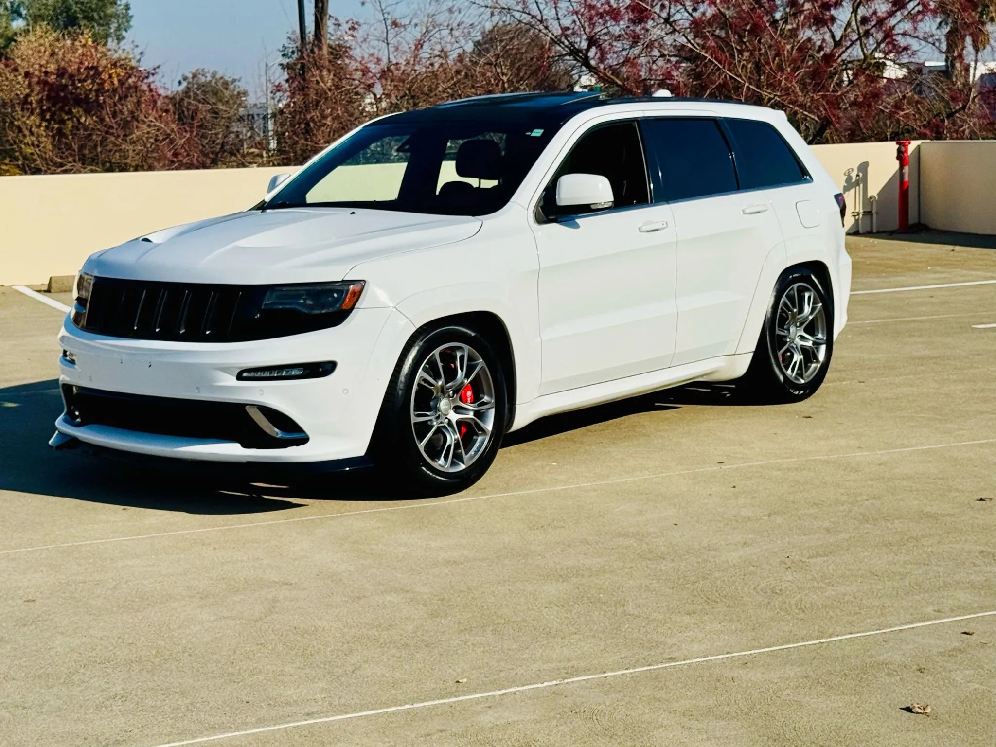 Used 2014 Jeep Grand Cherokee SRT8 w/ Luxury Group II image 53