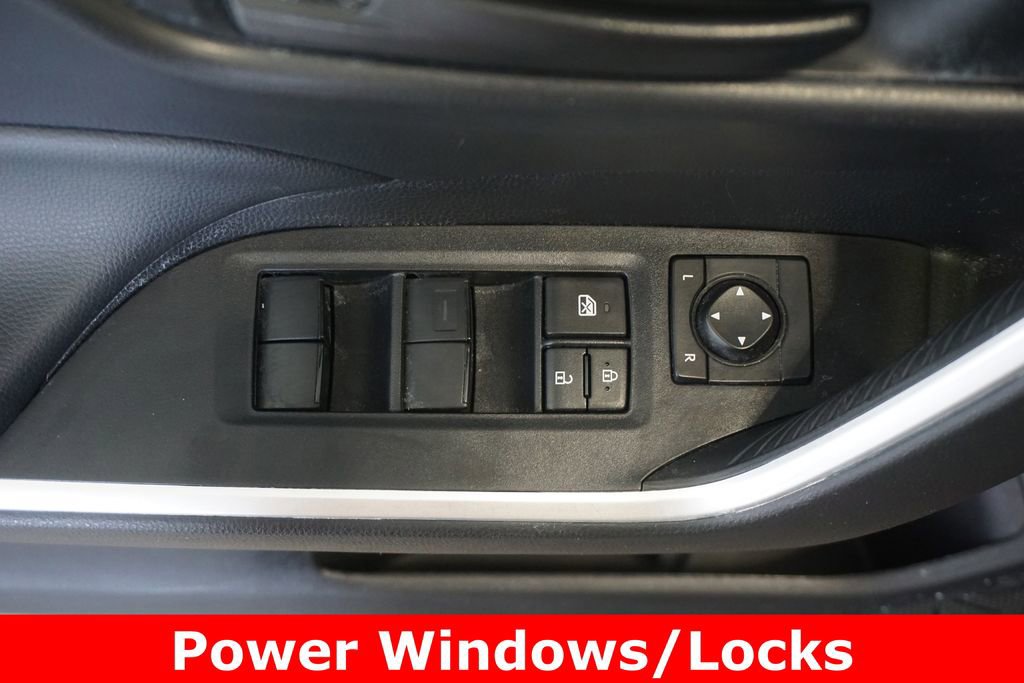 Used 2023 Toyota RAV4 LE AWD/4WD image 5