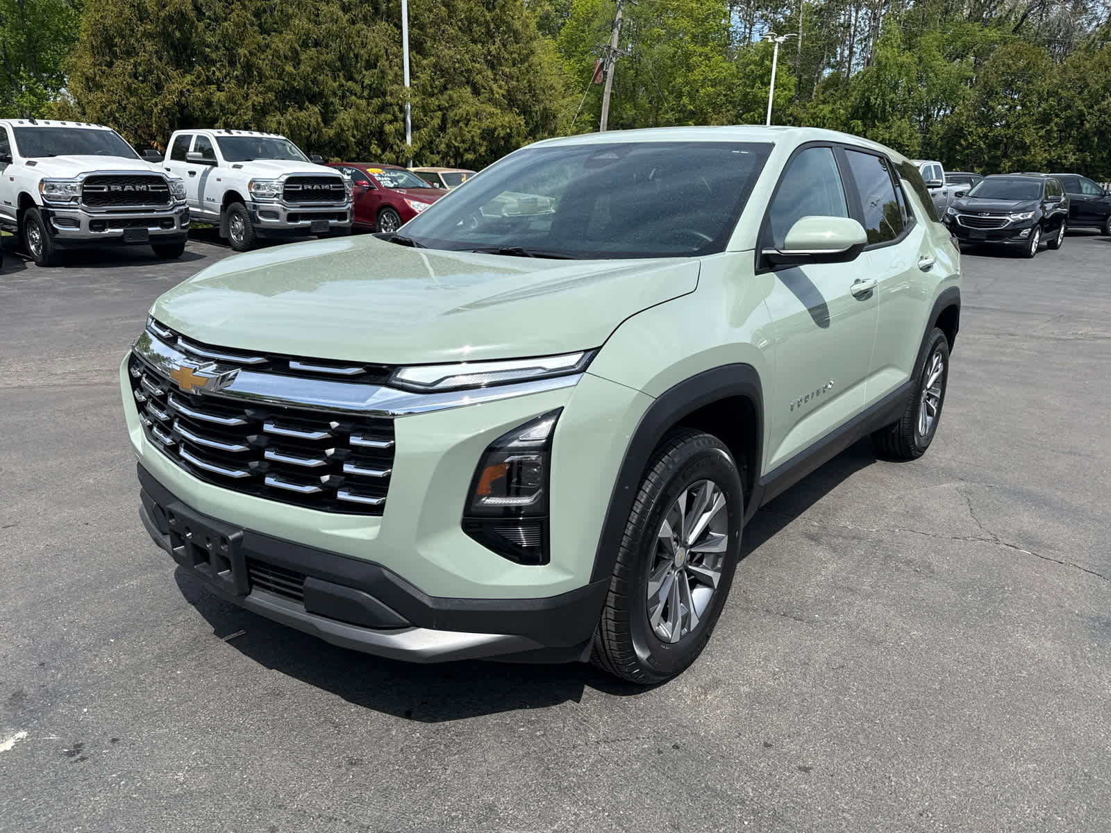 Used 2026 Chevrolet Equinox LT w/ LPO, Floor Liner Package AWD/4WD image 7