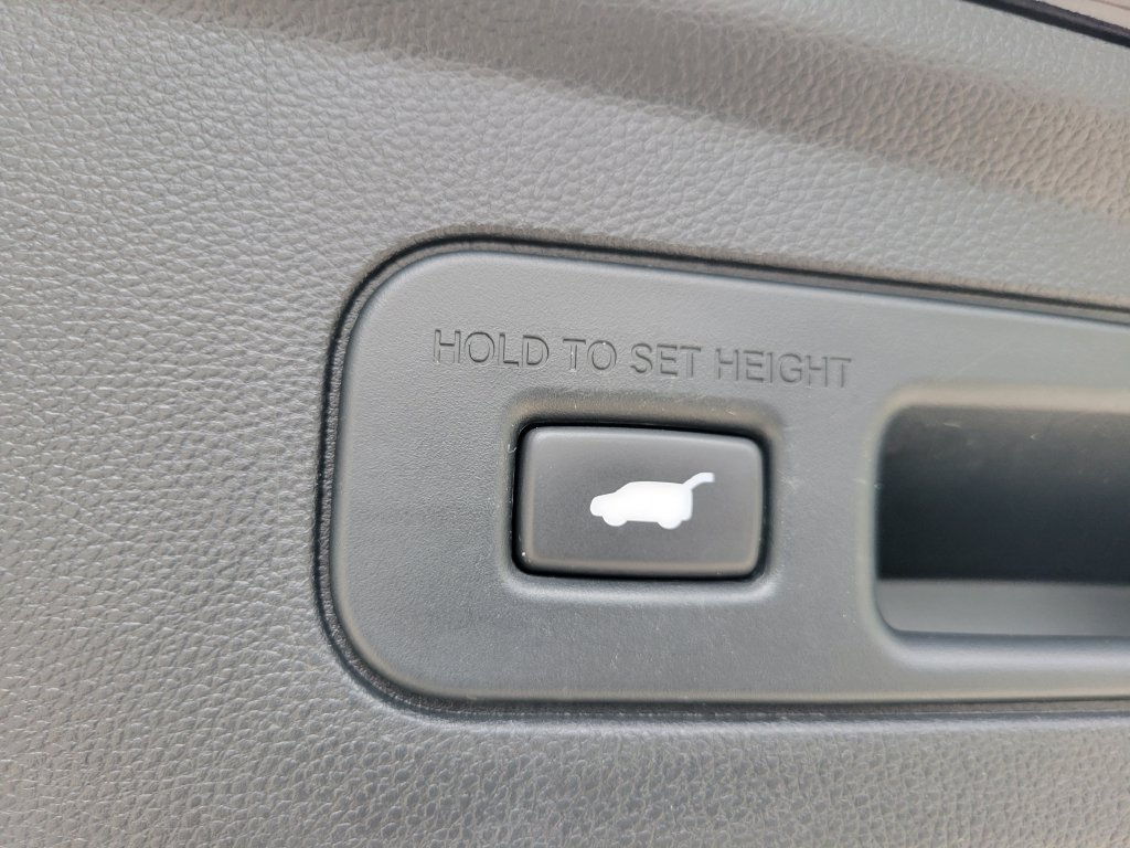 Certified 2024 Acura MDX w/ Technology Package AWD/4WD image 8
