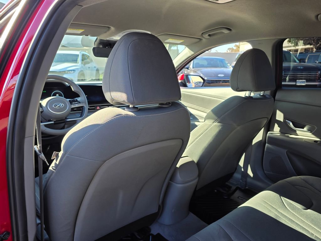 Certified 2023 Hyundai Elantra SEL w/ Convenience Package image 17