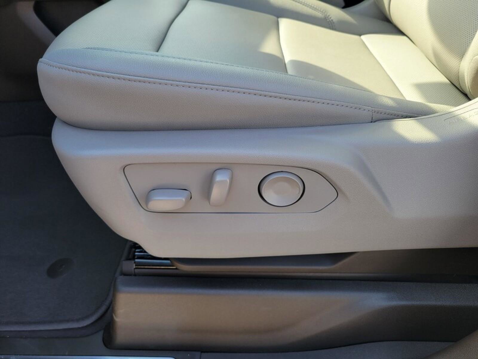 New 2026 GMC Sierra 1500 SLT w/ SLT Premium Package image 25