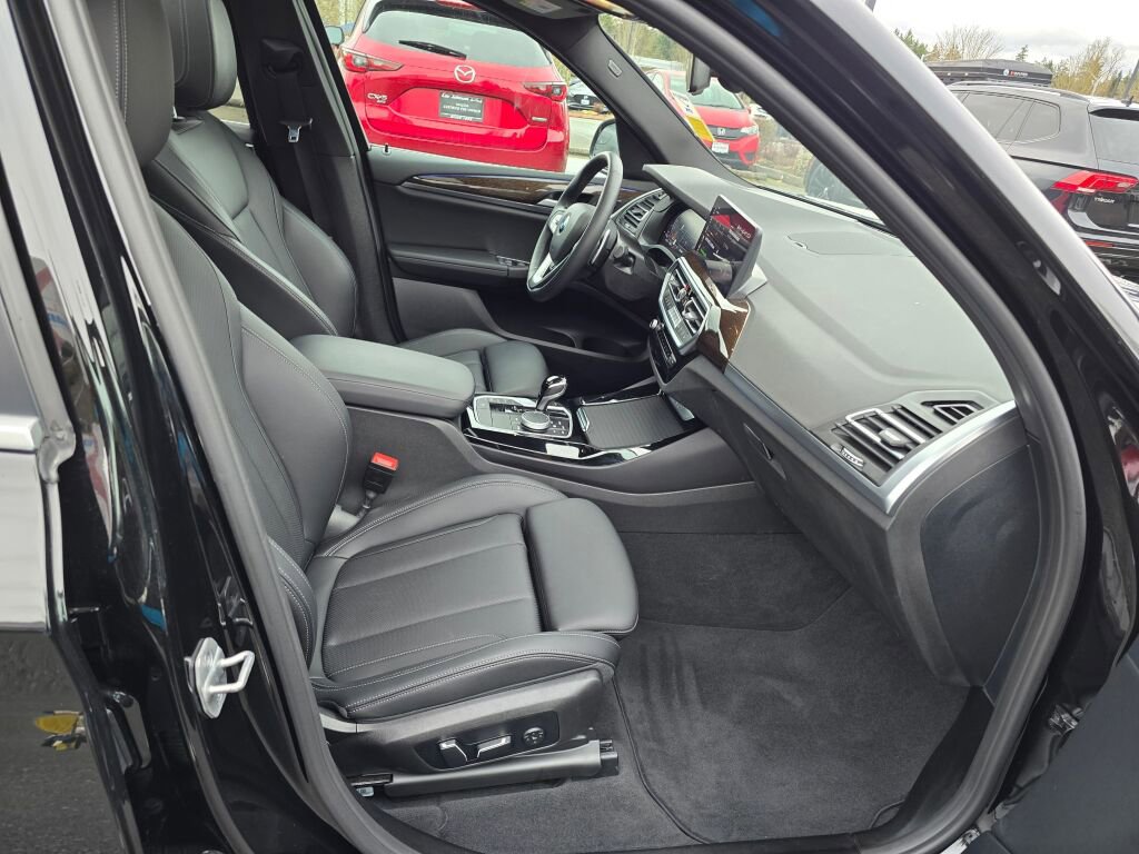 Used 2024 BMW X3 xDrive30i image 12