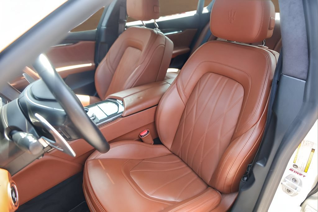 Used 2019 Maserati Quattroporte GTS GranLusso RWD image 38