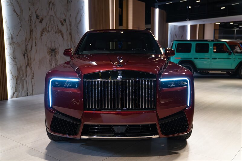 Used 2025 Rolls-Royce Cullinan Black Badge AWD/4WD image 31