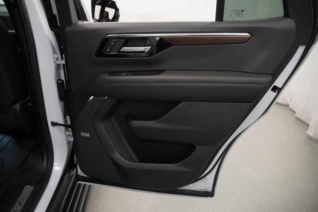 Used 2026 Chevrolet Tahoe High Country AWD/4WD image 30