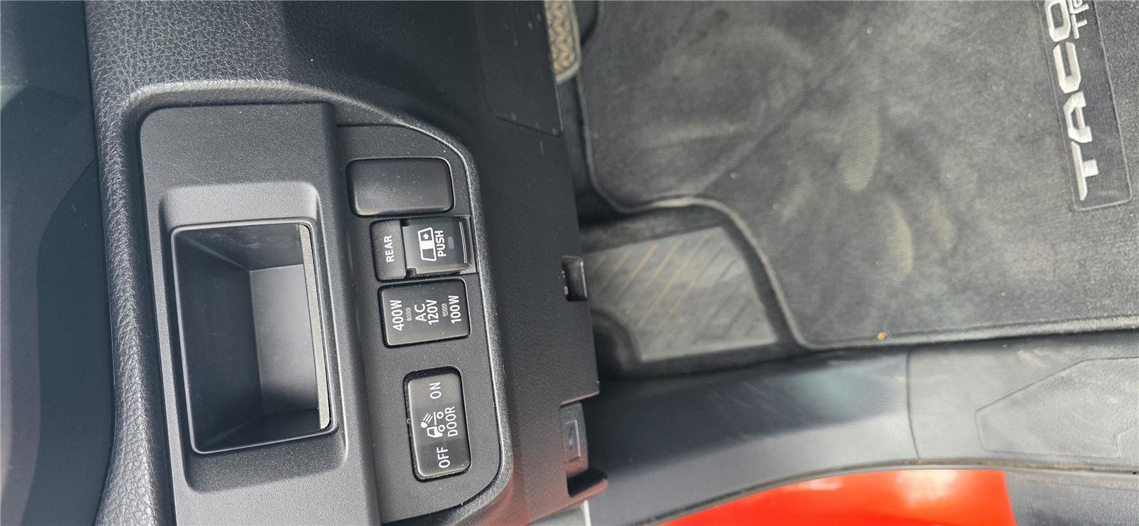 Used 2017 Toyota Tacoma TRD Off-Road w/ Premium & Technology Package image 13