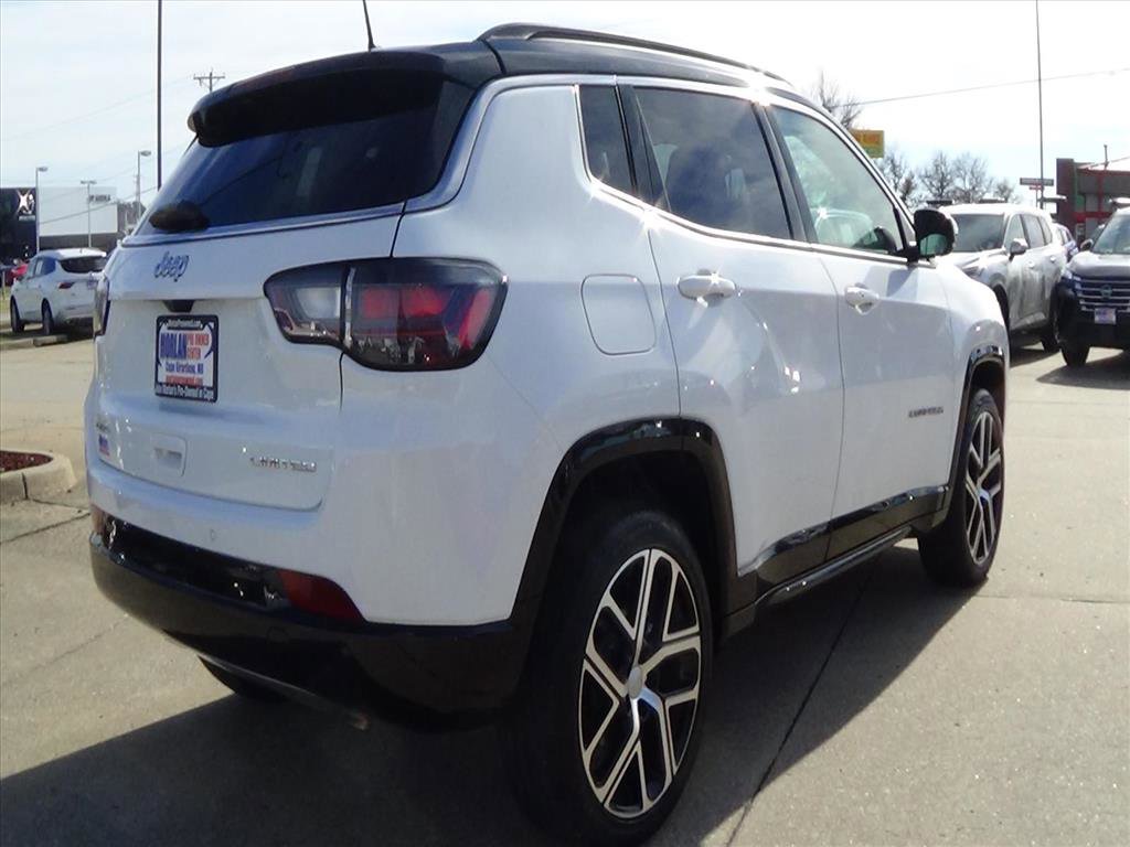 Used 2024 Jeep Compass Limited w/ Elite Group image 6