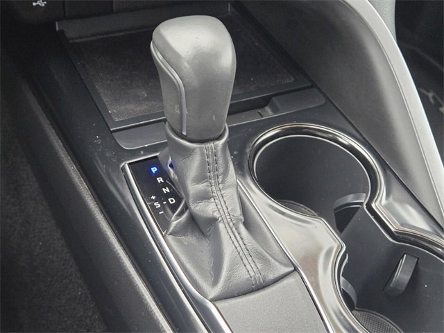 Certified 2019 Toyota Camry SE image 18