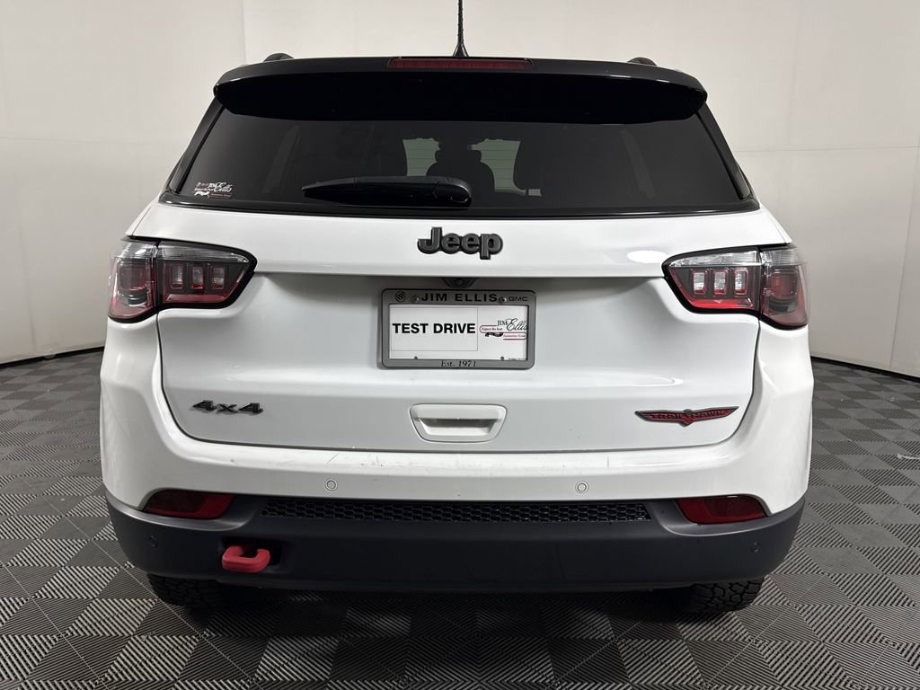 Used 2024 Jeep Compass Trailhawk image 5