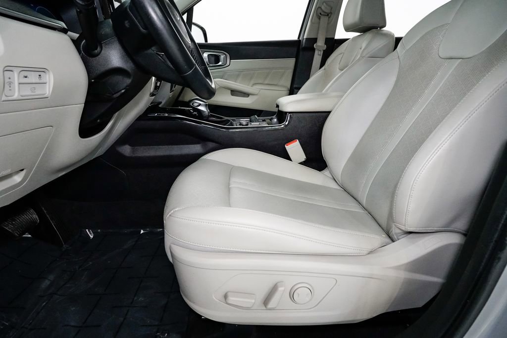 Certified 2023 Kia Sorento SX image 11
