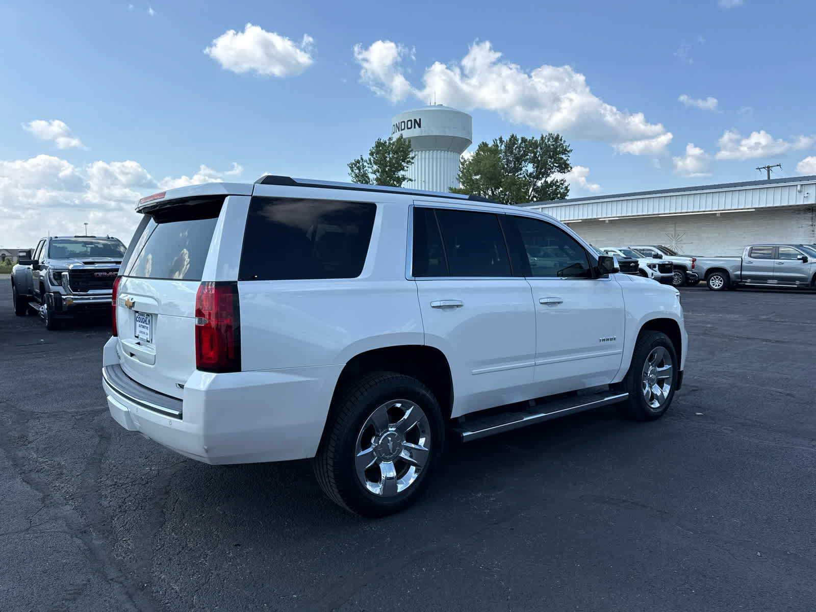 Used 2017 Chevrolet Tahoe Premier AWD/4WD image 5