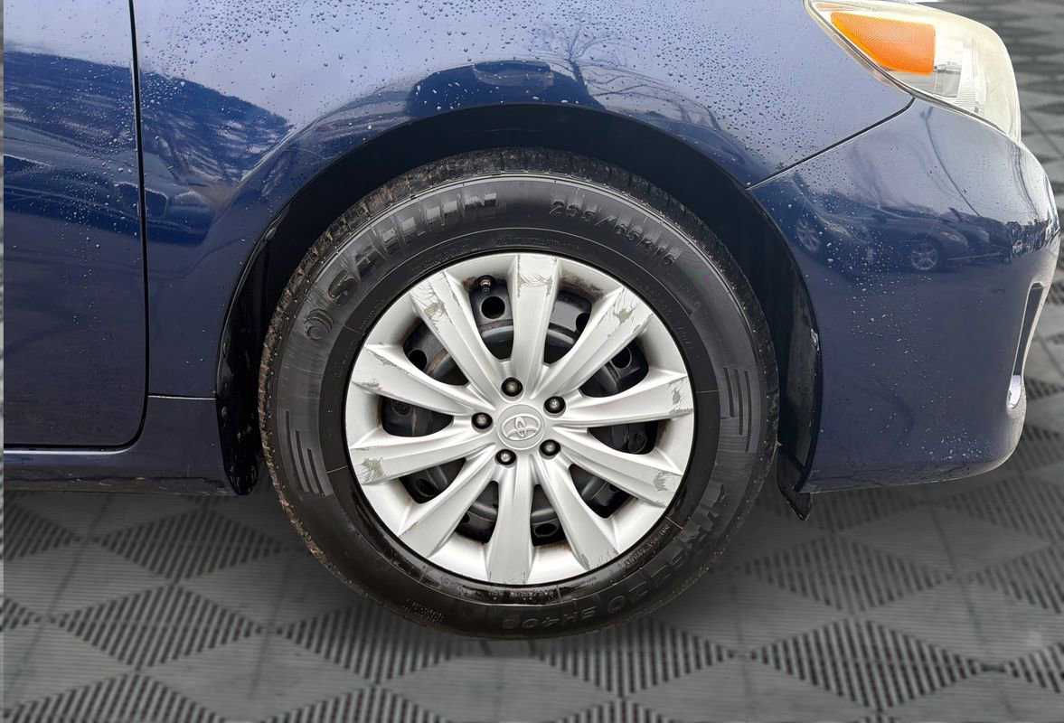 Used 2012 Toyota Corolla LE image 31