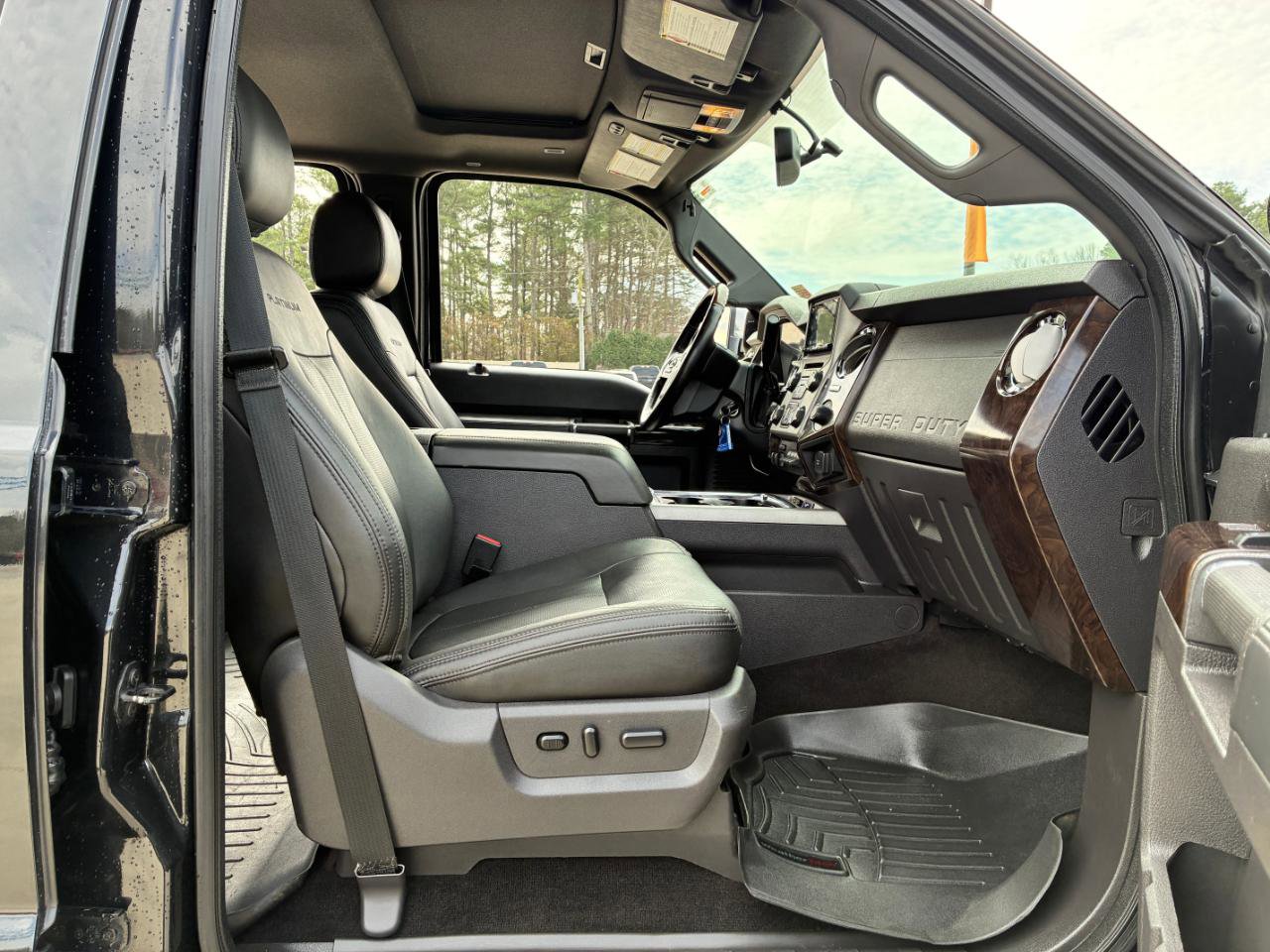 Used 2015 Ford F250 Platinum w/ FX4 Off-Road Package image 18