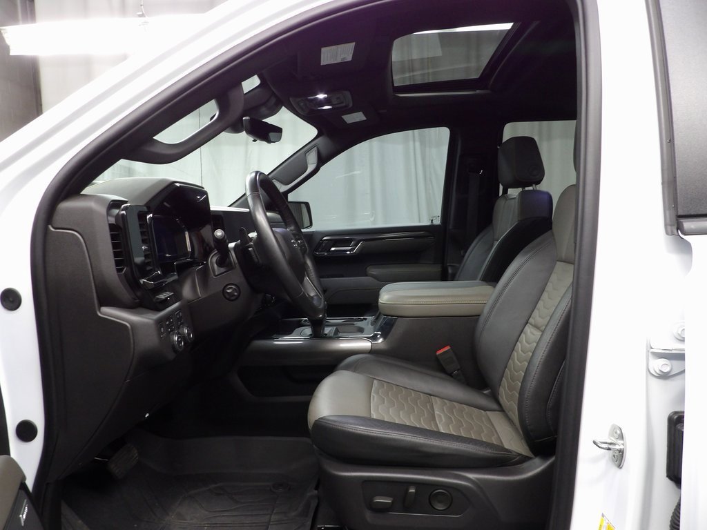 Used 2024 Chevrolet Silverado 1500 ZR2 w/ Technology Package image 5