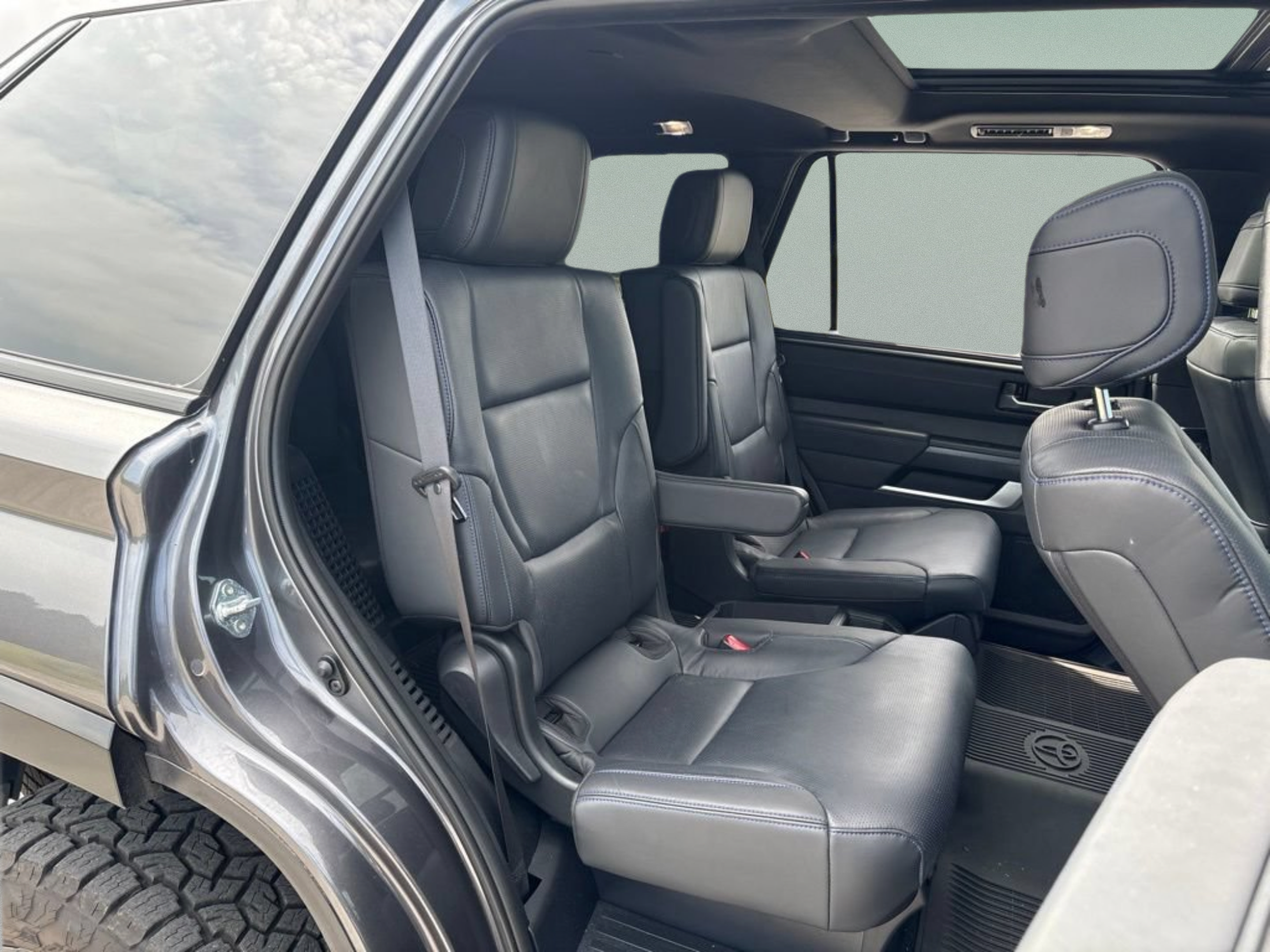 Certified 2025 Toyota Sequoia Platinum AWD/4WD image 19