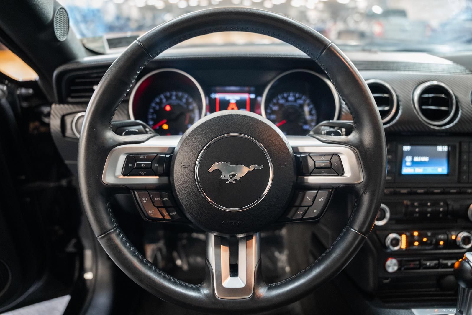 Used 2018 Ford Mustang Coupe RWD image 22