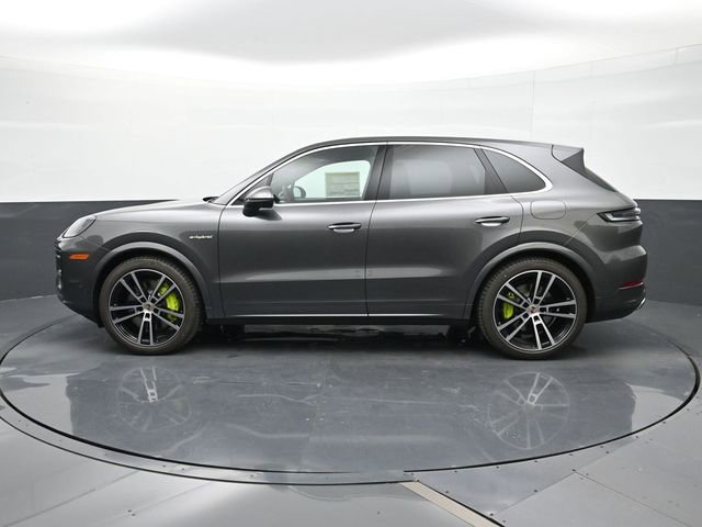 New 2026 Porsche Cayenne S AWD/4WD image 2