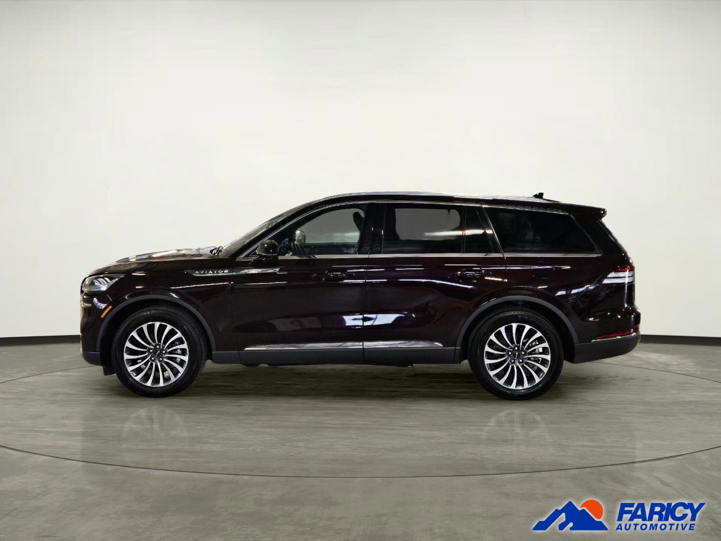Used 2024 Lincoln Aviator Reserve w/ Elements Package Plus AWD/4WD image 2