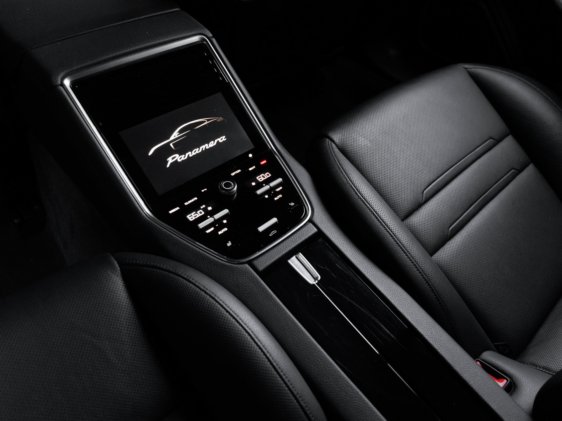 Certified 2023 Porsche Panamera Platinum Edition RWD image 24