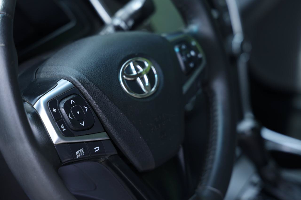Used 2017 Toyota Camry XSE FWD image 17