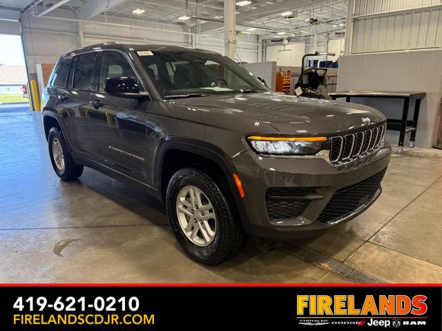 New 2025 Jeep Grand Cherokee Laredo w/ Luxury Tech Group I image 1