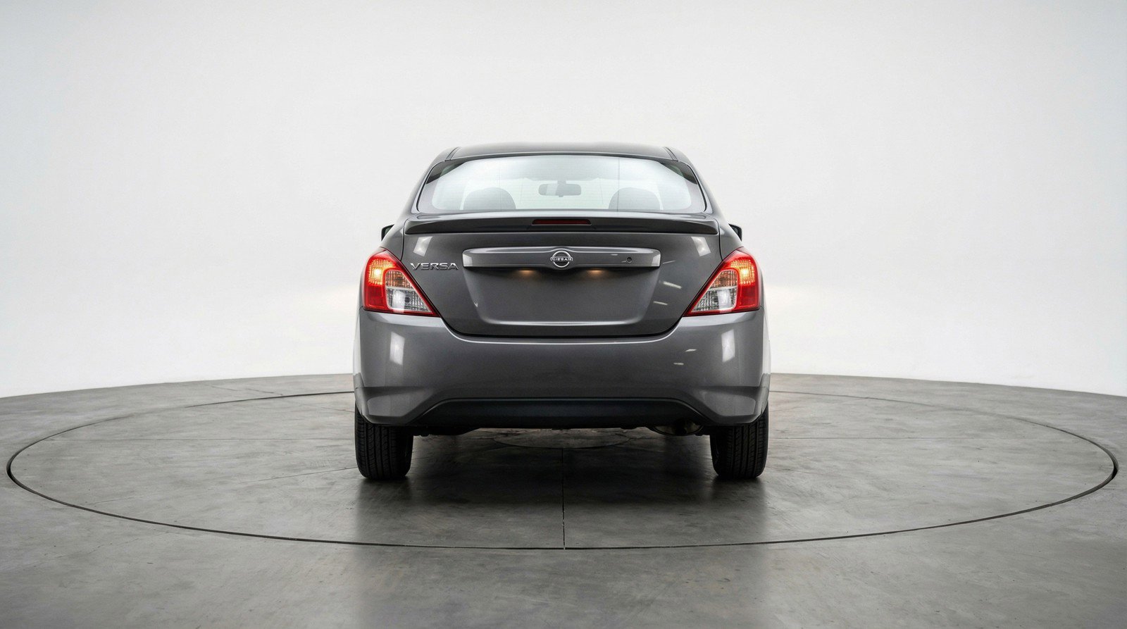 Used 2025 Nissan Versa SV image 7