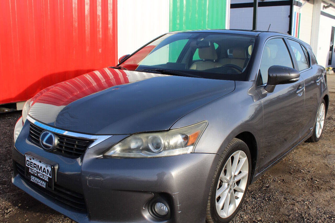 Used 2012 Lexus CT 200h Premium w/ Premium Audio Pkg FWD image 2