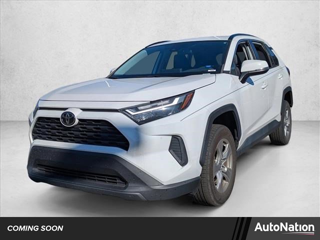 Used 2022 Toyota RAV4 XLE image 1