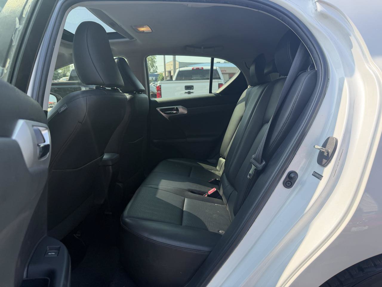 Used 2012 Lexus CT 200h Premium w/ Premium Audio Pkg FWD image 11