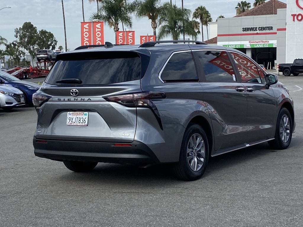 Certified 2026 Toyota Sienna XLE FWD image 44