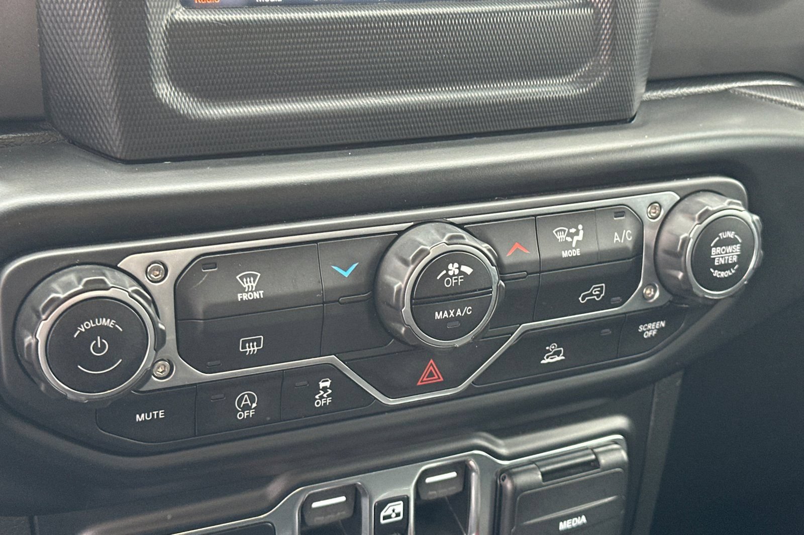 Used 2022 Jeep Gladiator Sport AWD/4WD image 23