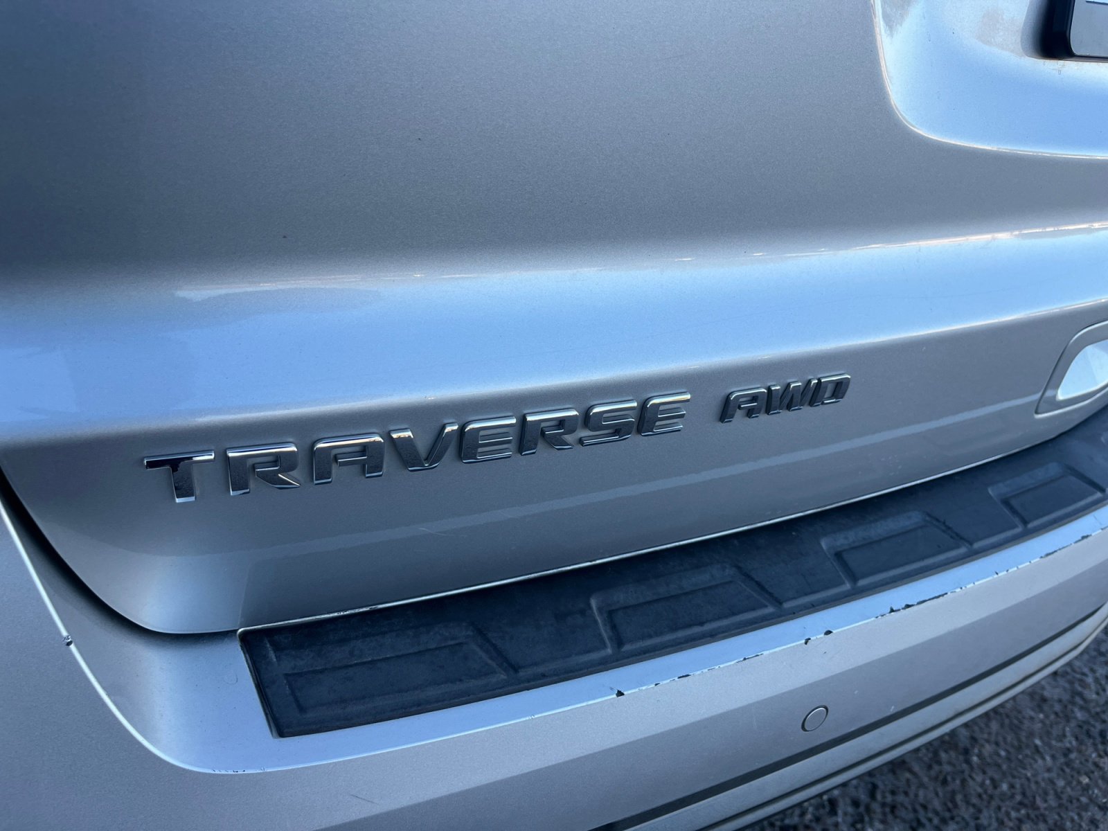 Used 2017 Chevrolet Traverse LT image 24