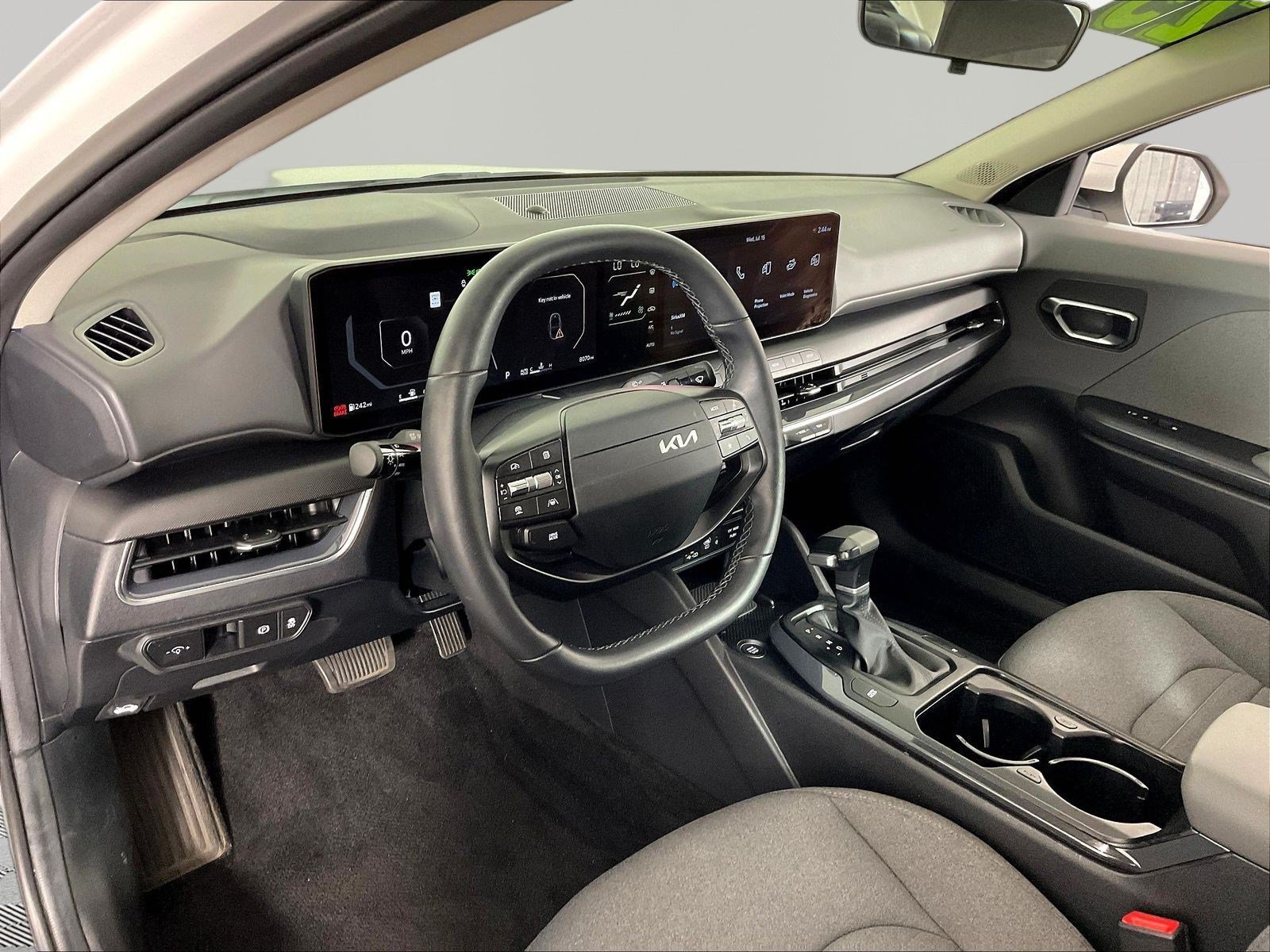 Used 2025 Kia K4 EX FWD image 17